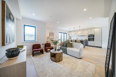undefined, Mount Ephraim Road, London, Greater London, SW16