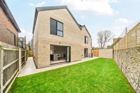 undefined, Mount Ephraim Road, London, Greater London, SW16