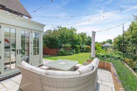 4 bedroom semi-detached house for sale, New Fiddlers Hill, Luton Road, Harpenden, Hertfordshire