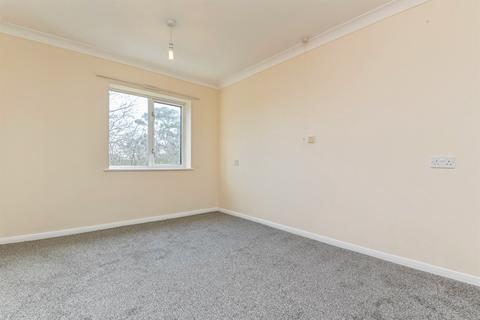 1 bedroom retirement property to rent, 136 Havenvale, Coppins Road CO15