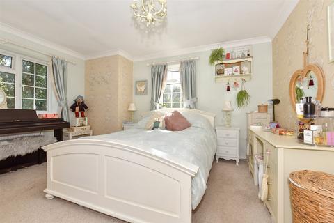 2 Aberdeen Close, Upstreet, Canterbury, CT3 4BX