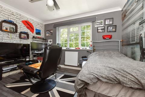 2 Aberdeen Close, Upstreet, Canterbury, CT3 4BX