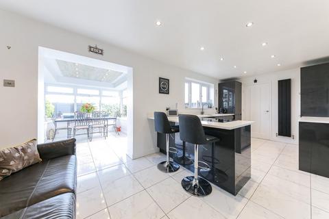 4 bedroom detached house for sale, St. Cuthberts Way, Holystone, NE27