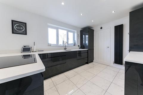 4 bedroom detached house for sale, St. Cuthberts Way, Holystone, NE27