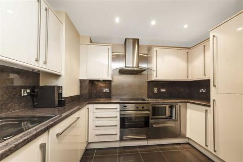 2 bedroom flat to rent, St. George Wharf, London SW8