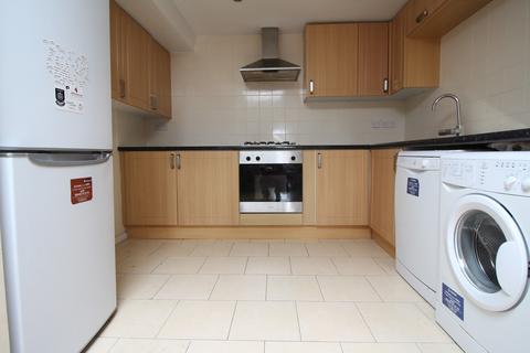 3 bedroom flat to rent, Headstone Road, Harrow HA1