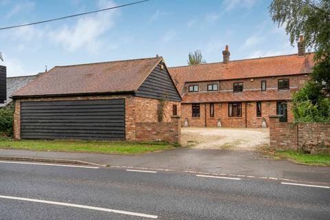 5 bedroom semi-detached house for sale, Risborough Road, Aylesbury HP17