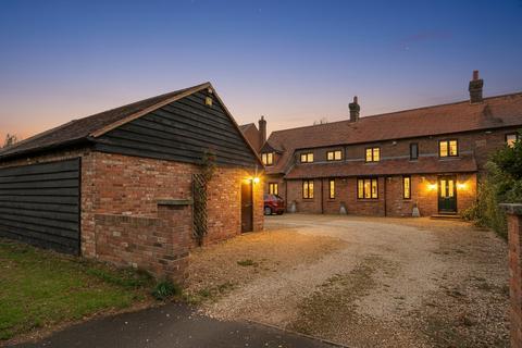 5 bedroom semi-detached house for sale, Risborough Road, Aylesbury HP17