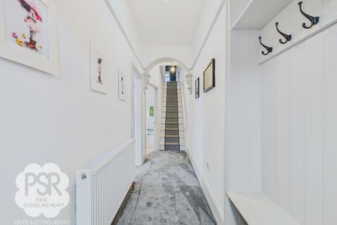 4 bedroom end of terrace house for sale, Albion Road, New Mills, SK22