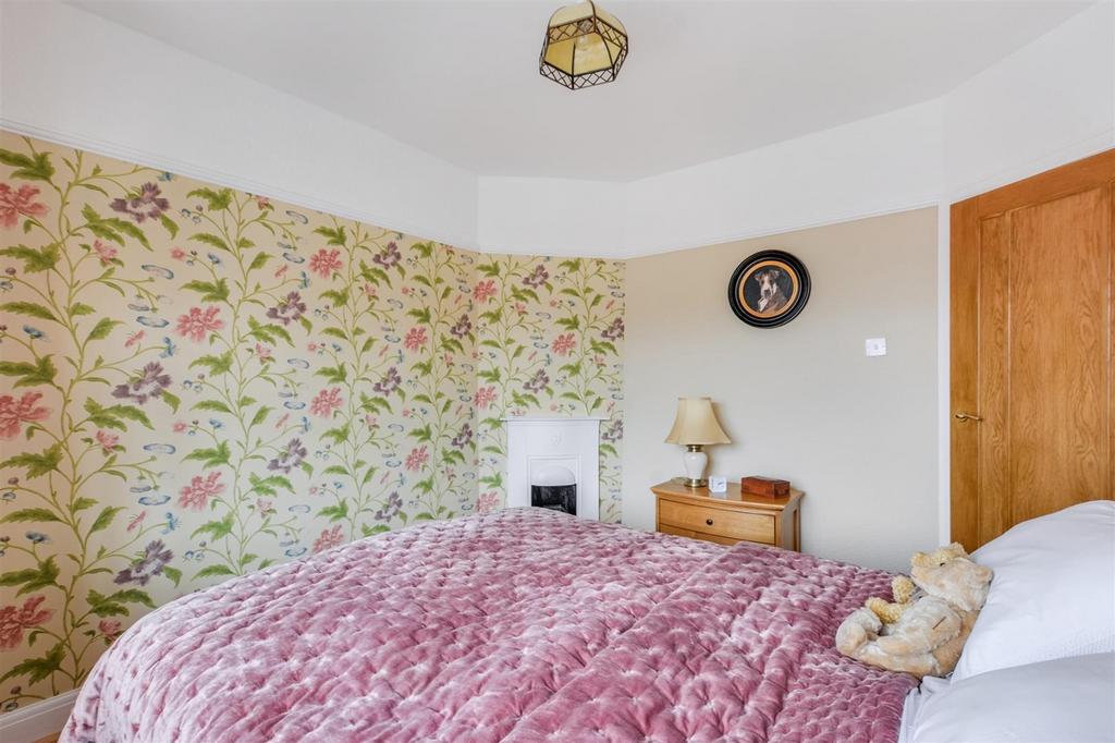 Bedroom 1 2.jpeg