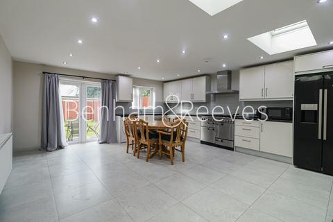 undefined, Uneeda Drive, Greenford UB6