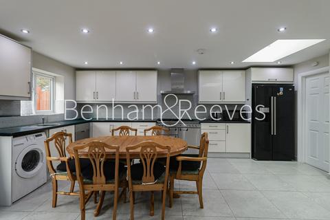 undefined, Uneeda Drive, Greenford UB6