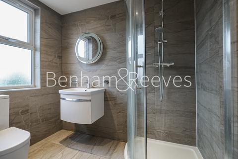 undefined, Uneeda Drive, Greenford UB6