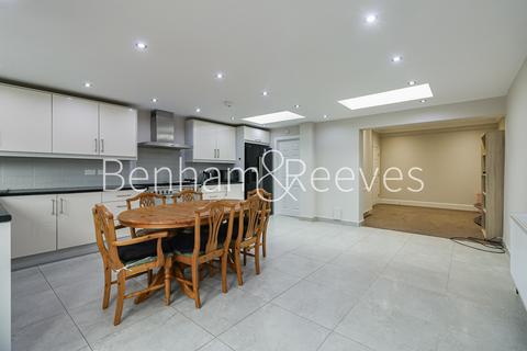 undefined, Uneeda Drive, Greenford UB6