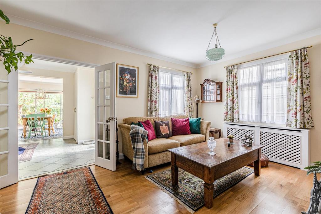 358 Molesey Road, KT12 3 PG - 6.jpg