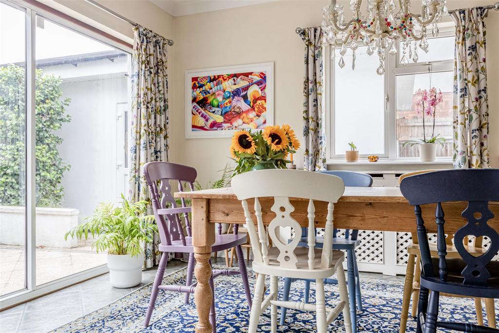 358 Molesey Road, KT12 3 PG - 19.jpg