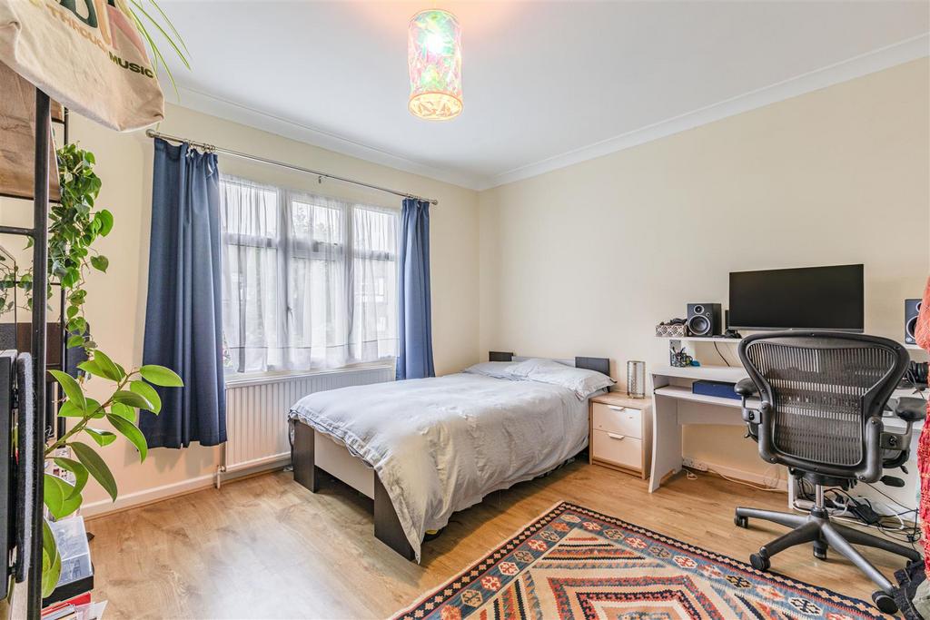 358 Molesey Road, KT12 3 PG - 1.jpg