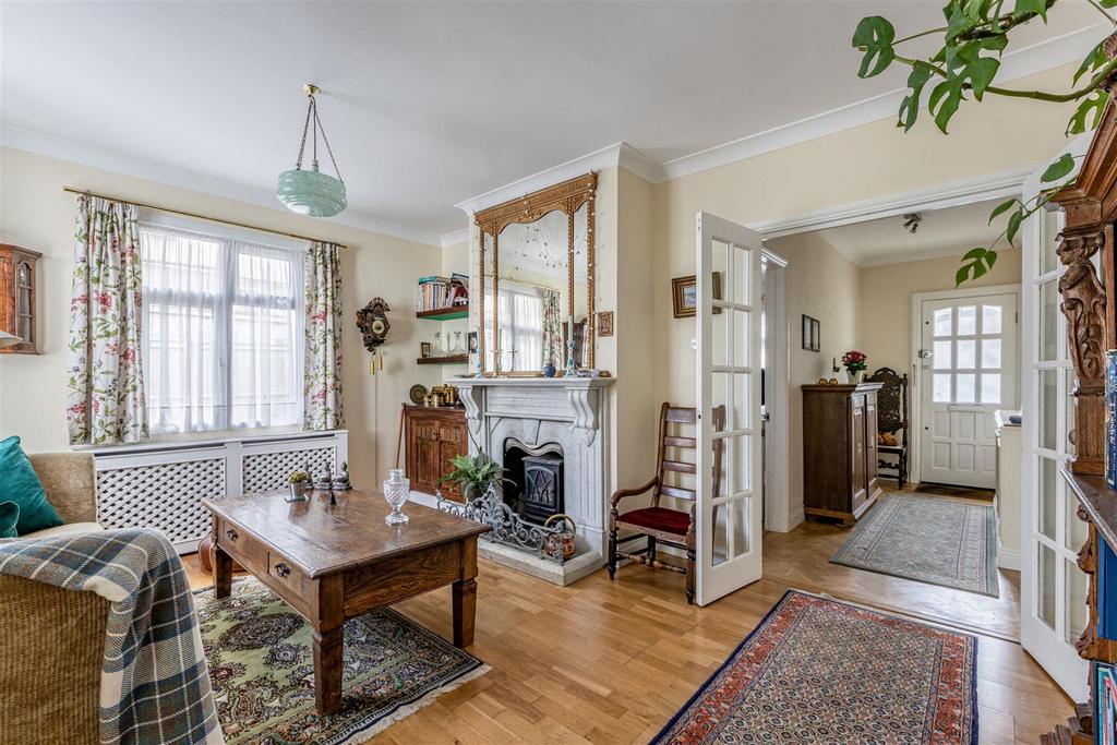 358 Molesey Road, KT12 3 PG - 7.jpg