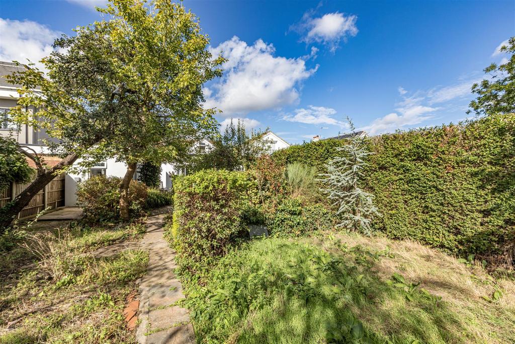 358 Molesey Road, KT12 3 PG - 29.jpg