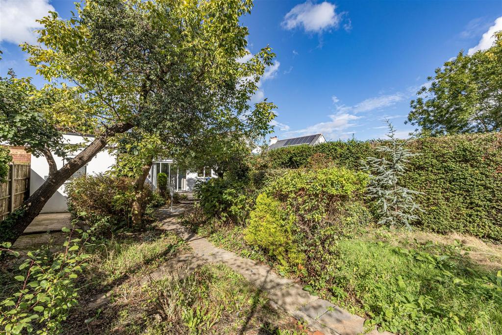 358 Molesey Road, KT12 3 PG - 31.jpg