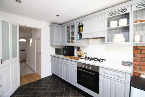 3 bedroom semi-detached house for sale, Moorfield Avenue, Poulton-le-Fylde, FY6