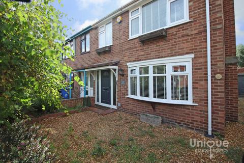 3 bedroom semi-detached house for sale, Moorfield Avenue, Poulton-le-Fylde, FY6
