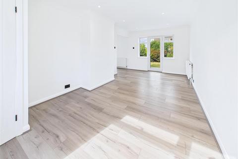 3 bedroom chalet for sale, Greenways, Benfleet