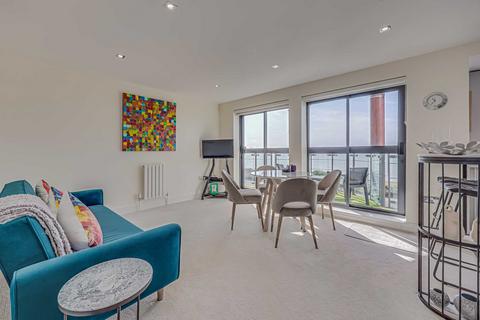 2 bedroom flat for sale, Crowstone Avenue, Westcliff-on-sea, SS0