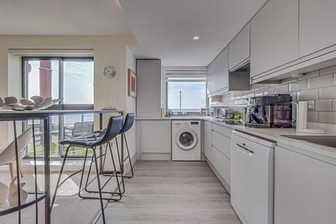 2 bedroom flat for sale, Crowstone Avenue, Westcliff-on-sea, SS0