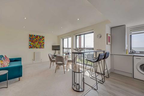 2 bedroom flat for sale, Crowstone Avenue, Westcliff-on-sea, SS0