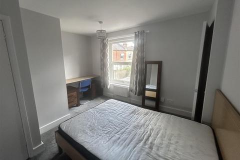 undefined, Sandhurst Road, The Polygon