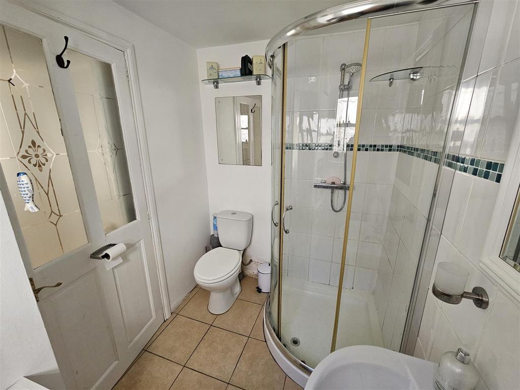 Shower Room (2).jpg