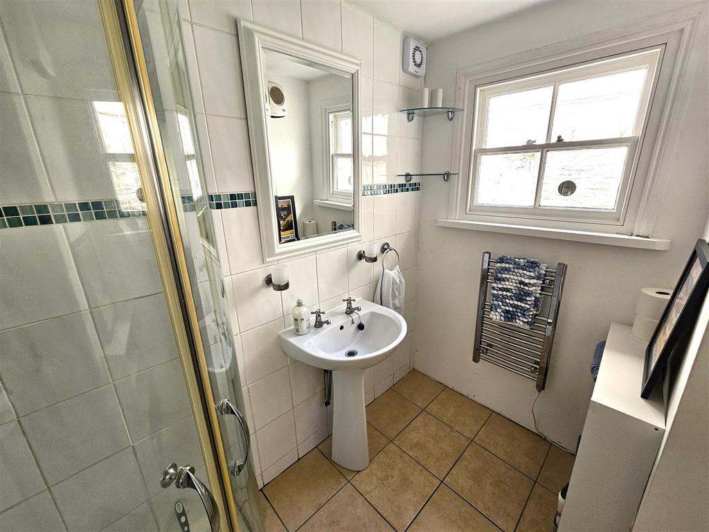 Shower Room.jpg