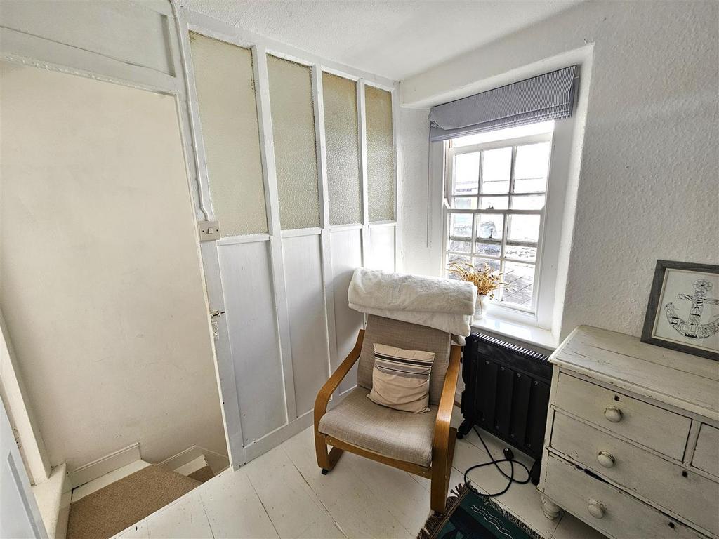 Bedroom 2 (2).jpg