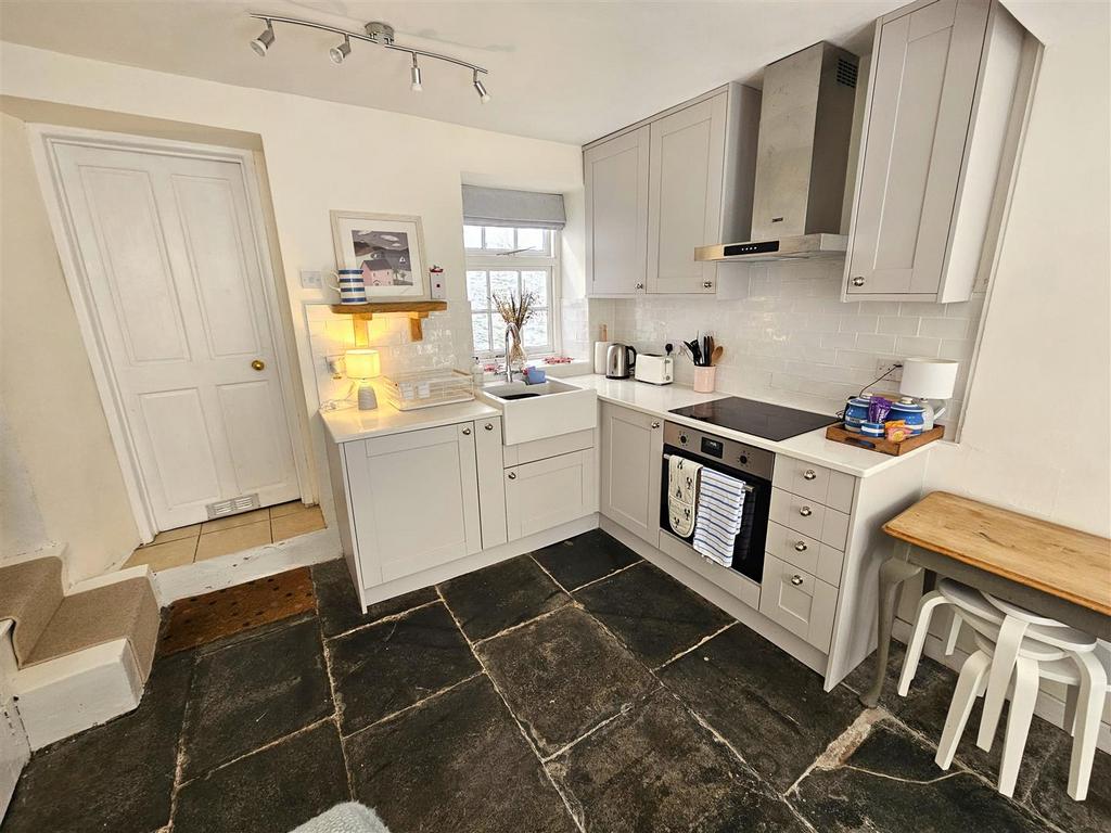 Kitchen Area.jpg