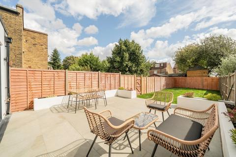 165 Murray Road, London, W5 4DD