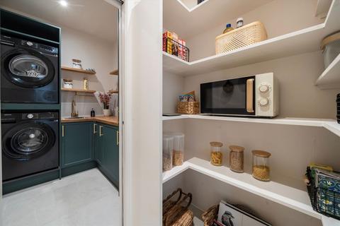 165 Murray Road, London, W5 4DD