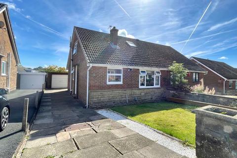 3 bedroom semi-detached bungalow for sale, Hayfield Avenue, Huddersfield, HD3