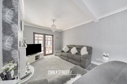 undefined, McIntosh Close, Romford, RM1