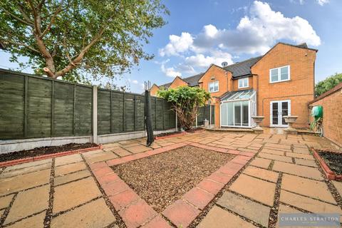 3 bedroom end of terrace house for sale, Landseer Close, Hornchurch