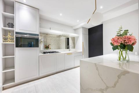 3 bedroom flat to rent, Strathmore Gardens, Kensington, London, W8