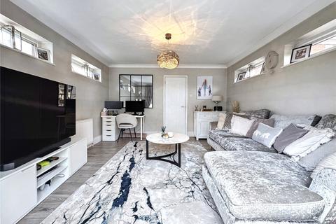 3 bedroom detached house for sale, Station Road, Rainham, Kent, ME8