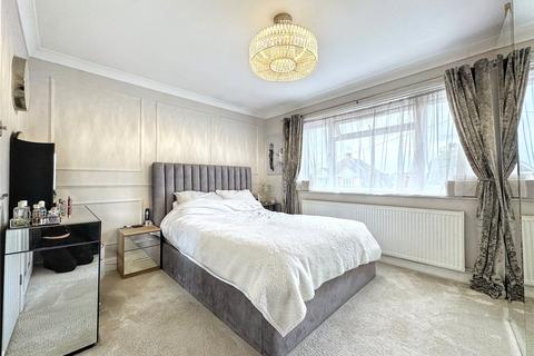 3 bedroom detached house for sale, Station Road, Rainham, Kent, ME8