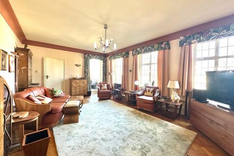 4 bedroom apartment for sale, Devonshire Place, Eastbourne, East Sussex, BN21