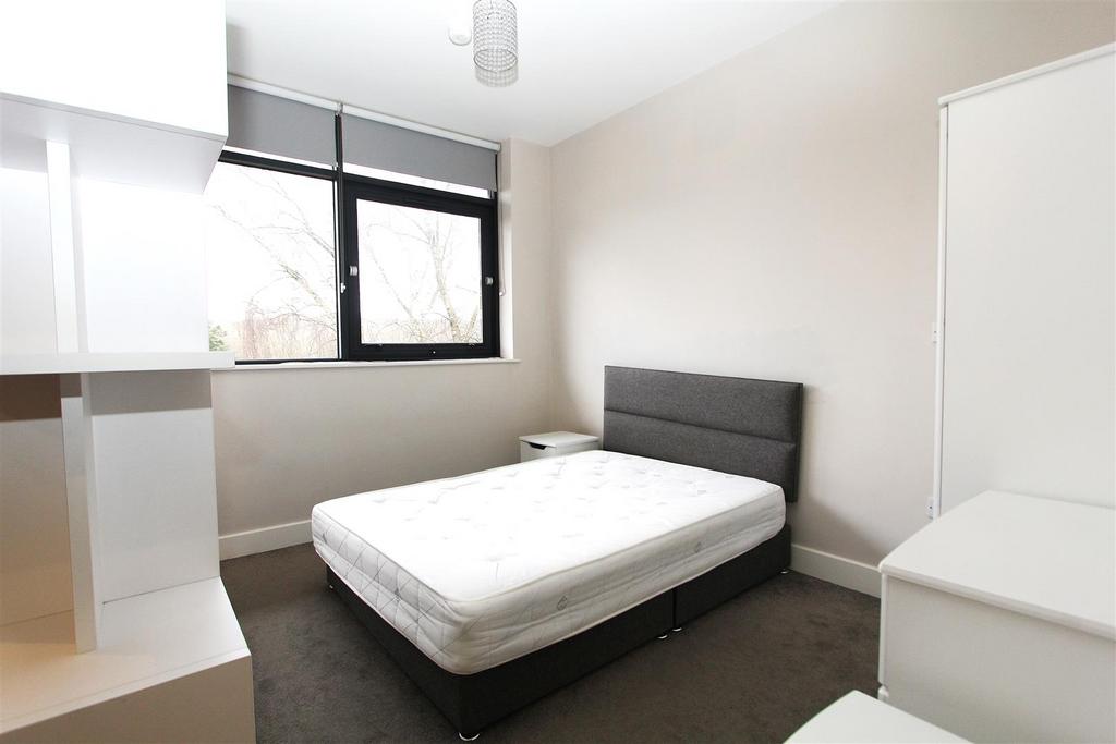Bedroom.JPG