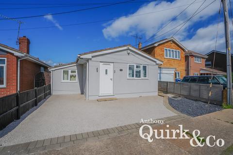 Thisselt Road, Canvey Island, SS8