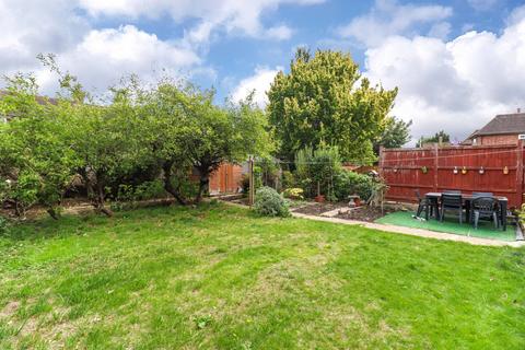 11 Chesterton Green, Beaconsfield, HP9 1RE