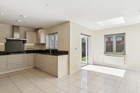 5 bedroom townhouse for sale, Culverhouse Way, Chesham HP5