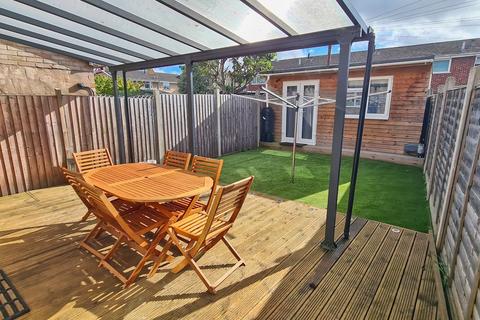 27 Appletree Close, Calmore, Southampton, SO40 2UX