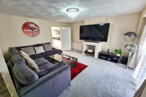 27 Appletree Close, Calmore, Southampton, SO40 2UX